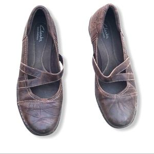 Brown leather Clarks bendable slip on shoes